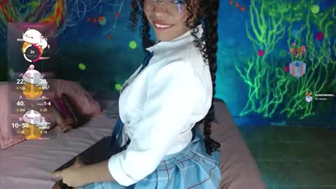 Snapshot of lucie_petite chatting on October 27, 2025, 6:45 pm Lucie - online show from October 27, 2025, 6:45 pm