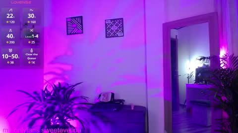 Snapshot of luciiana_lol chatting on January 10, 2025, 8:18 am luciiana online show from January 10, 2025, 8:18 am