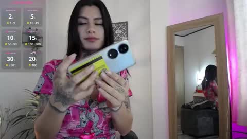 Snapshot of luciiana_lol chatting on February 19, 2025, 8:20 pm luciiana online show from February 19, 2025, 8:20 pm