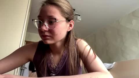 Snapshot of lucindascercy chatting on April 24, 2026, 6:16 am Maya online show from April 24, 2026, 6:16 am
