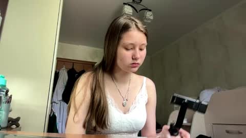 Snapshot of lucindascercy chatting on May 16, 2026, 6:43 am Maya online show from May 16, 2026, 6:43 am