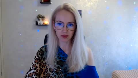Snapshot of luckcristal chatting on June 15, 2026, 4:53 pm Arina online show from June 15, 2026, 4:53 pm