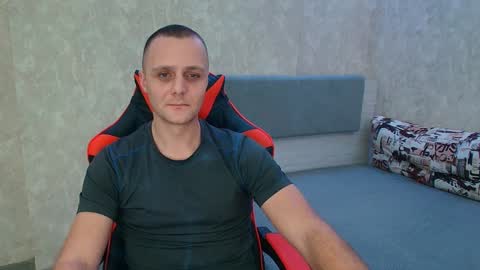 Snapshot of lucky_guy99 chatting on December 16, 2024, 10:34 pm Ethan online show from December 16, 2024, 10:34 pm