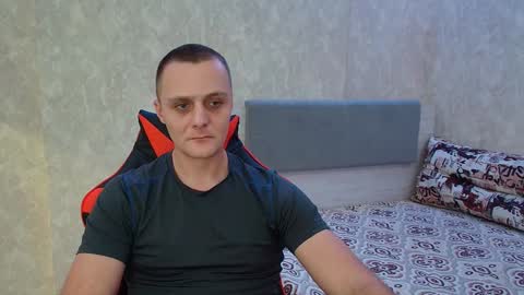 Snapshot of lucky_guy99 chatting on December 21, 2024, 5:40 pm Ethan online show from December 21, 2024, 5:40 pm