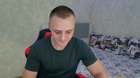 Snapshot of lucky_guy99 chatting on December 30, 2024, 8:47 pm Ethan online show from December 30, 2024, 8:47 pm