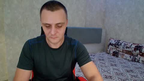 Snapshot of lucky_guy99 chatting on January 28, 2025, 7:00 pm Ethan online show from January 28, 2025, 7:00 pm