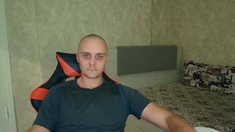 Snapshot of lucky_guy99 chatting on October 3, 2025, 10:07 pm Ethan online show from October 3, 2025, 10:07 pm