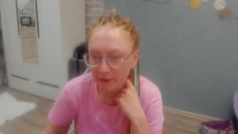 lucky_licky20 online show from November 19, 2025, 2:11 am