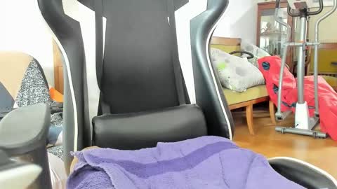 Snapshot of luckydrakex chatting on March 10, 2026, 10:20 am Lucky online show from March 10, 2026, 10:20 am