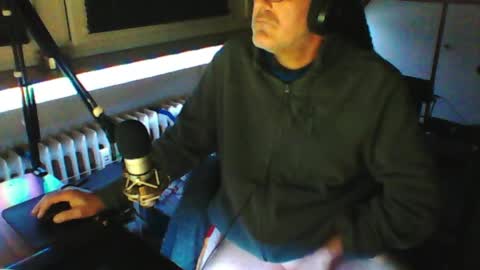        call me  Stefan online show from April 18, 2026, 7:58 pm