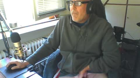        call me  Stefan online show from April 19, 2026, 8:02 am