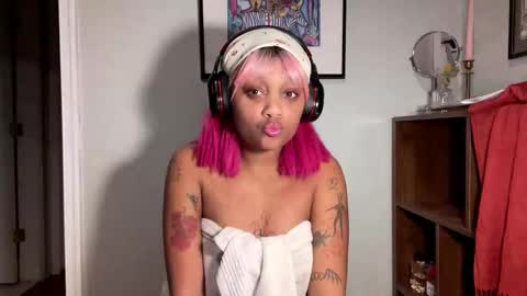 Snapshot of luckylaci777 chatting on November 8, 2025, 5:18 am luckylaci777 online show from November 8, 2025, 5:18 am