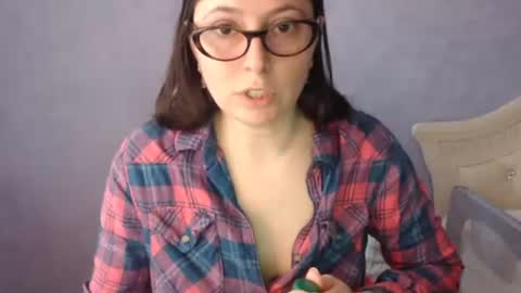 luckylinda23 online show from April 1, 2026, 2:25 pm