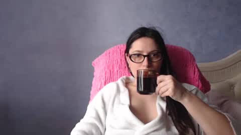 luckylinda23 online show from May 10, 2026, 9:25 am