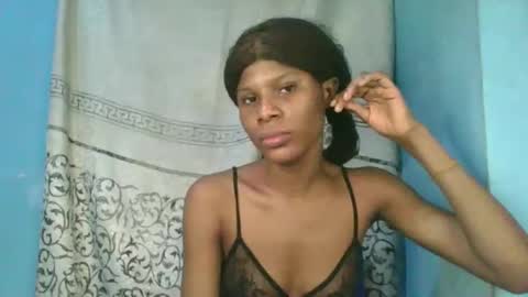 Snapshot of luckymadequeen chatting on April 5, 2026, 1:03 am Gloria online show from April 5, 2026, 1:03 am