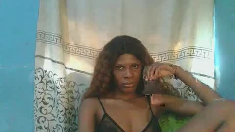 Snapshot of luckymadequeen chatting on April 17, 2026, 11:13 am Gloria online show from April 17, 2026, 11:13 am