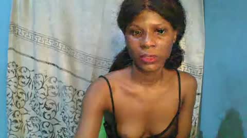 Snapshot of luckymadequeen chatting on April 22, 2026, 1:52 am Gloria online show from April 22, 2026, 1:52 am
