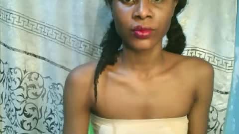 Snapshot of luckymadequeen chatting on April 28, 2026, 9:31 pm Gloria online show from April 28, 2026, 9:31 pm