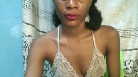 Snapshot of luckymadequeen chatting on May 7, 2026, 1:11 am Gloria online show from May 7, 2026, 1:11 am