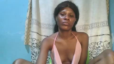 Snapshot of luckymadequeen chatting on May 10, 2026, 10:15 pm Gloria online show from May 10, 2026, 10:15 pm
