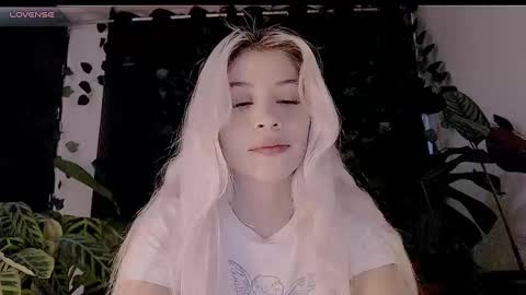 luckysapphire777 online show from October 9, 2025, 9:07 am