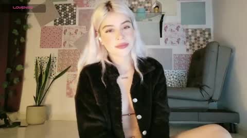 Snapshot of luckysapphire777 chatting on March 22, 2026, 9:02 am luckysapphire777 online show from March 22, 2026, 9:02 am