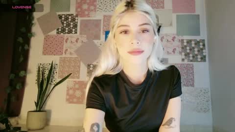 Snapshot of luckysapphire777 chatting on March 30, 2026, 8:48 am luckysapphire777 online show from March 30, 2026, 8:48 am