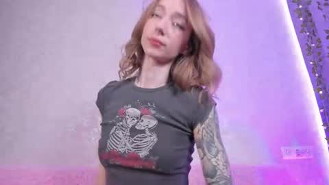 Snapshot of luckysexydoll chatting on July 20, 2026, 5:44 am Alisa online show from July 20, 2026, 5:44 am