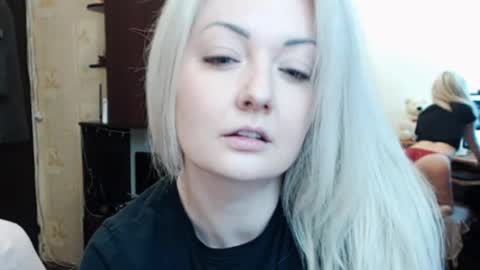 Snapshot of luckyshotgirl chatting on March 18, 2026, 4:32 pm LuckyShot online show from March 18, 2026, 4:32 pm