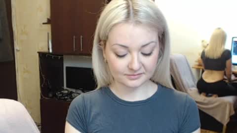 Snapshot of luckyshotgirl chatting on March 24, 2026, 10:53 am LuckyShot online show from March 24, 2026, 10:53 am