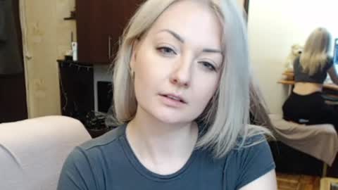 Snapshot of luckyshotgirl chatting on March 31, 2026, 5:24 pm LuckyShot online show from March 31, 2026, 5:24 pm
