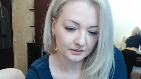 Snapshot of luckyshotgirl chatting on April 9, 2026, 5:18 pm LuckyShot online show from April 9, 2026, 5:18 pm