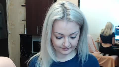 Snapshot of luckyshotgirl chatting on April 17, 2026, 10:07 am LuckyShot online show from April 17, 2026, 10:07 am