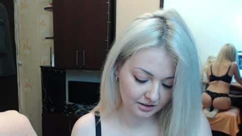 Snapshot of luckyshotgirl chatting on April 19, 2026, 11:09 am LuckyShot online show from April 19, 2026, 11:09 am