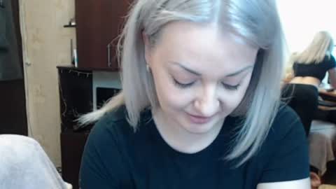 Snapshot of luckyshotgirl chatting on April 28, 2026, 12:43 pm LuckyShot online show from April 28, 2026, 12:43 pm