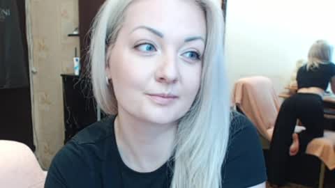 Snapshot of luckyshotgirl chatting on May 14, 2026, 1:51 pm LuckyShot online show from May 14, 2026, 1:51 pm