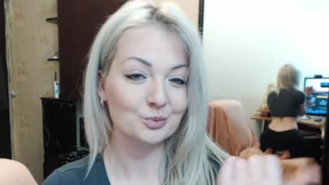 Snapshot of luckyshotgirl chatting on May 16, 2026, 6:17 pm LuckyShot online show from May 16, 2026, 6:17 pm