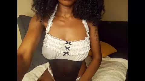 luckystar_19 online show from March 8, 2025, 12:52 pm