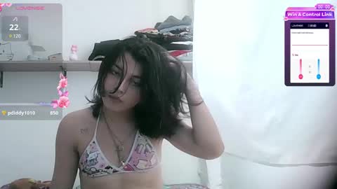 Snapshot of lucrecia21_ chatting on December 5, 2024, 7:06 pm Lucrecia... new accout...OFS LU 21 online show from December 5, 2024, 7:06 pm