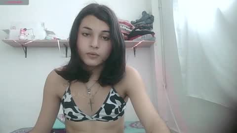 Snapshot of lucrecia21_ chatting on December 23, 2024, 6:48 pm Lucrecia... new accout...OFS LU 21 online show from December 23, 2024, 6:48 pm