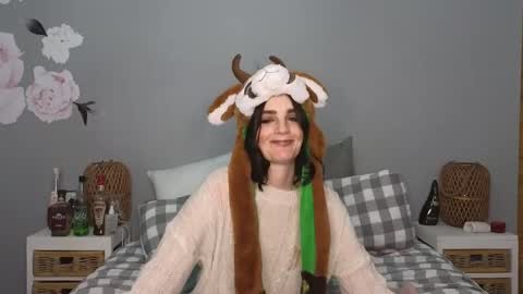 Lucy online show from May 9, 2026, 9:09 pm