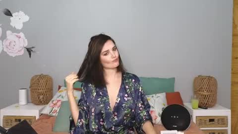 Lucy online show from June 4, 2026, 8:59 pm