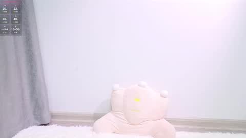 lucy741540 online show from November 24, 2025, 2:22 am