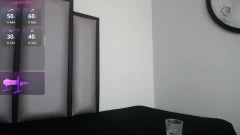   online show from October 12, 2025, 4:33 am