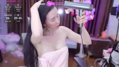 Snapshot of lucy__bb chatting on October 6, 2025, 1:19 pm Lucy online show from October 6, 2025, 1:19 pm