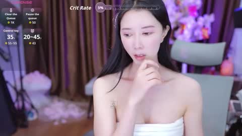 Snapshot of lucy__bb chatting on October 24, 2025, 2:19 am Lucy online show from October 24, 2025, 2:19 am