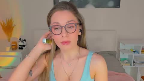 lucy__ray online show from December 24, 2024, 12:00 pm