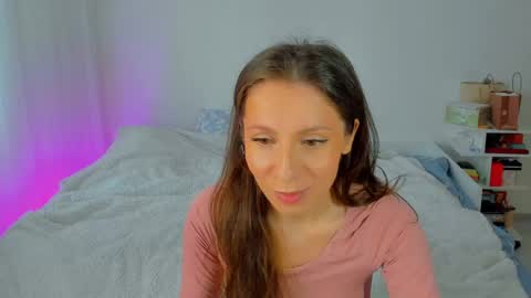 Snapshot of lucy__ray chatting on May 7, 2026, 8:09 am lucy__ray online show from May 7, 2026, 8:09 am