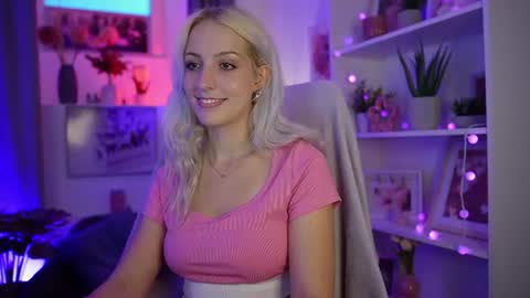 Snapshot of lucy_cutie_ chatting on August 7, 2026, 5:59 pm Cutie Lucy online show from August 7, 2026, 5:59 pm