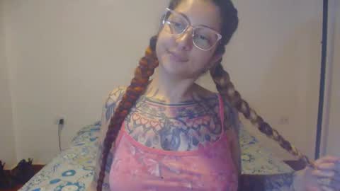 Lucia online show from December 19, 2025, 8:49 pm